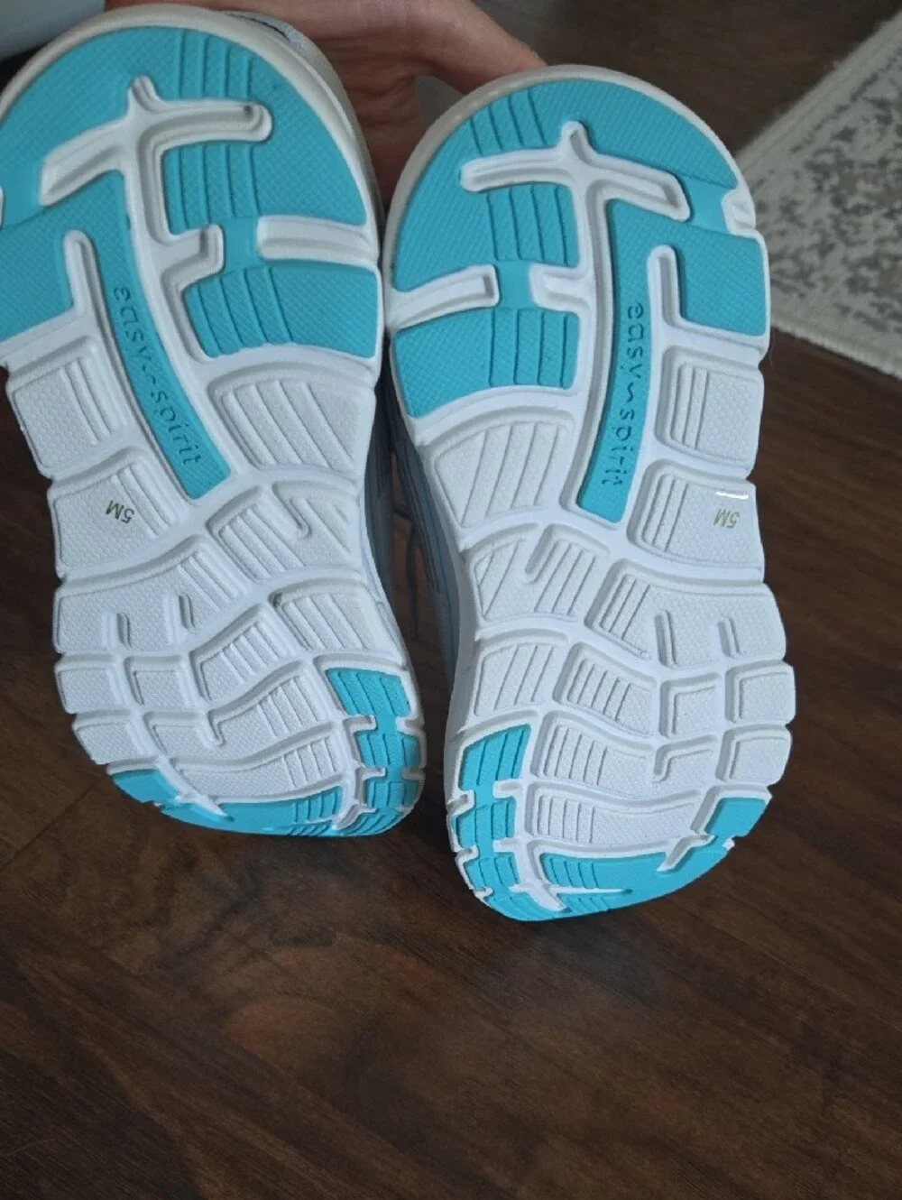 Easy Spirit Light Gray Women's Athletic Sneakers 5